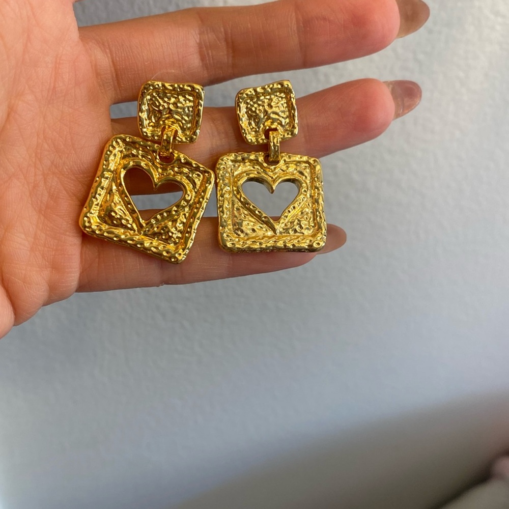 Heart shape gold color earrings
